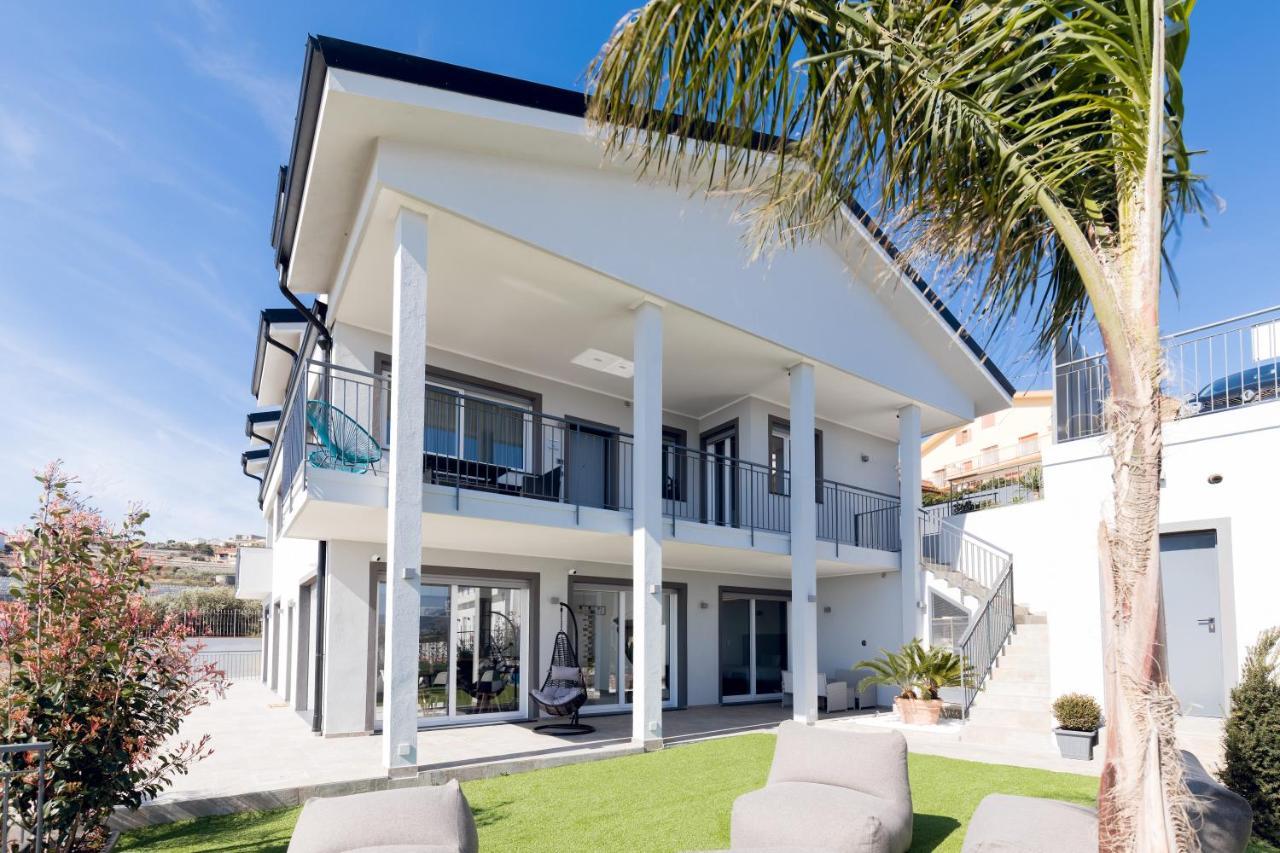 Villa La Matta Apartments And Luxury Suites Санремо Екстер'єр фото
